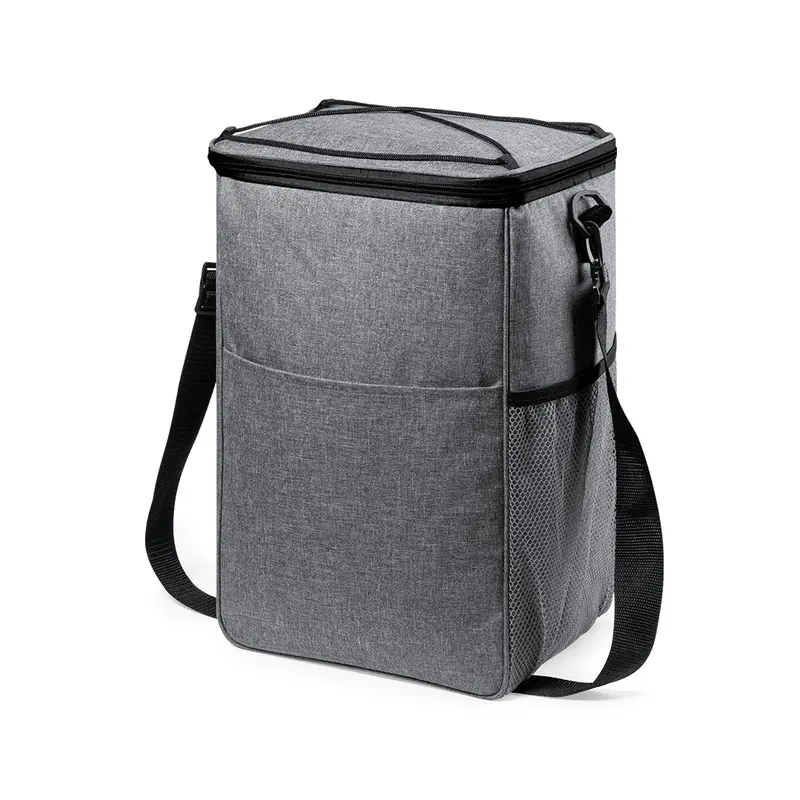Set de barbacoa Arcadia con bolsa nevera y 3 utensilios en gris de poliéster 300D RPET/ PEVA, vista frontal