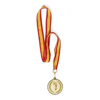 Medalla metálica Corum con cinta bandera de España de metal/ poliéster, detalle 1