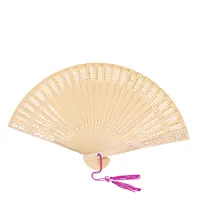 Abanico de madera con cinta pompón de madera, vista frontal