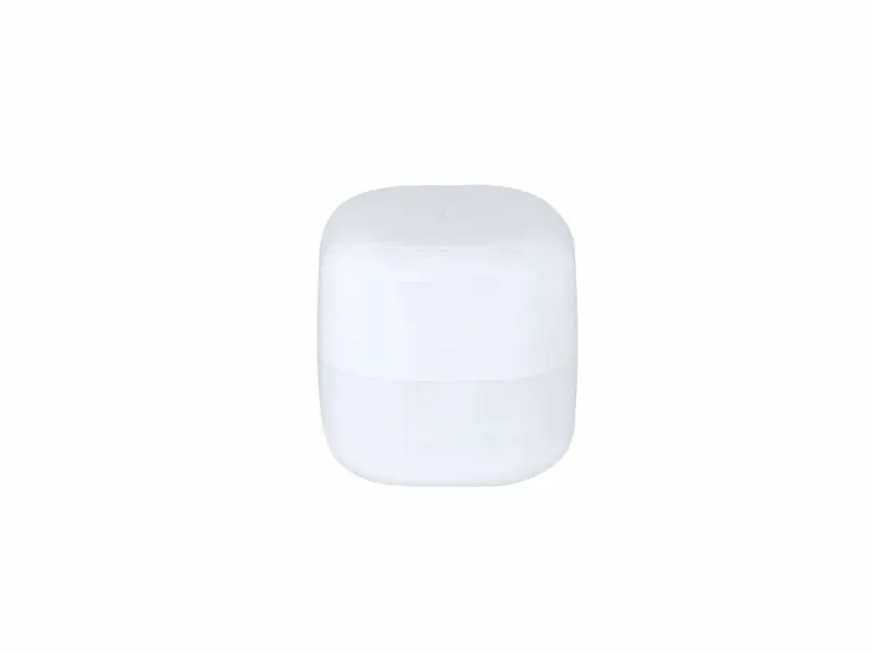 Bálsamo labial en forma de dado SPF15 Delox en blanco, vista frontal