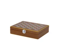 Set petaca Fleet 220 ml con 4 chupitos y ajedrez de madera, detalle 1