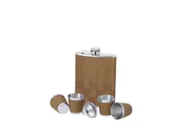 Set petaca Fleet 220 ml con 4 chupitos y ajedrez de madera, detalle 2