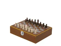 Set petaca Fleet 220 ml con 4 chupitos y ajedrez de madera, detalle 3